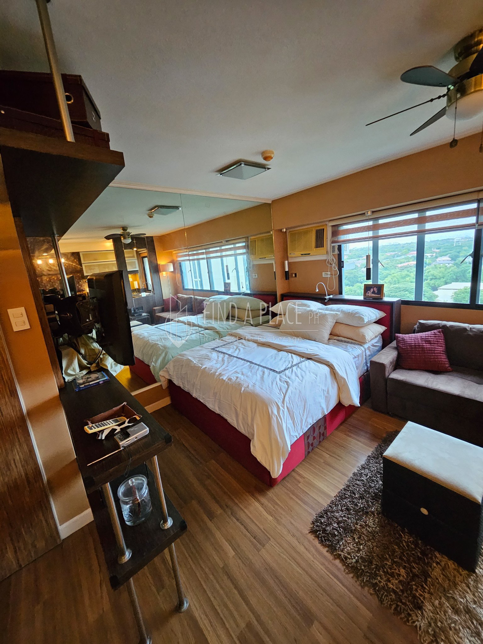 FOR LEASE WEST PARC CEDAR TOWER, Studio